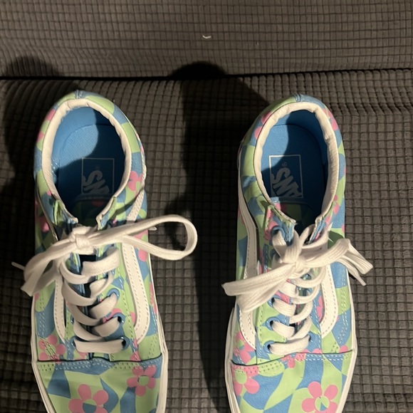 Vans platform shoes size 7 1/2 worn 1time for about an hour - Picture 2 of 2